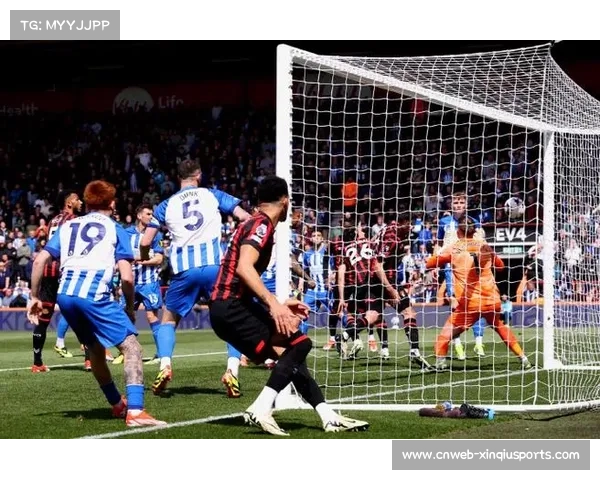 伯恩茅斯球员塞内西与鲍尔斯成英超新同队情侣受关注 伯恩茅斯球员塞内西与鲍尔斯成英超新同队情侣受关注